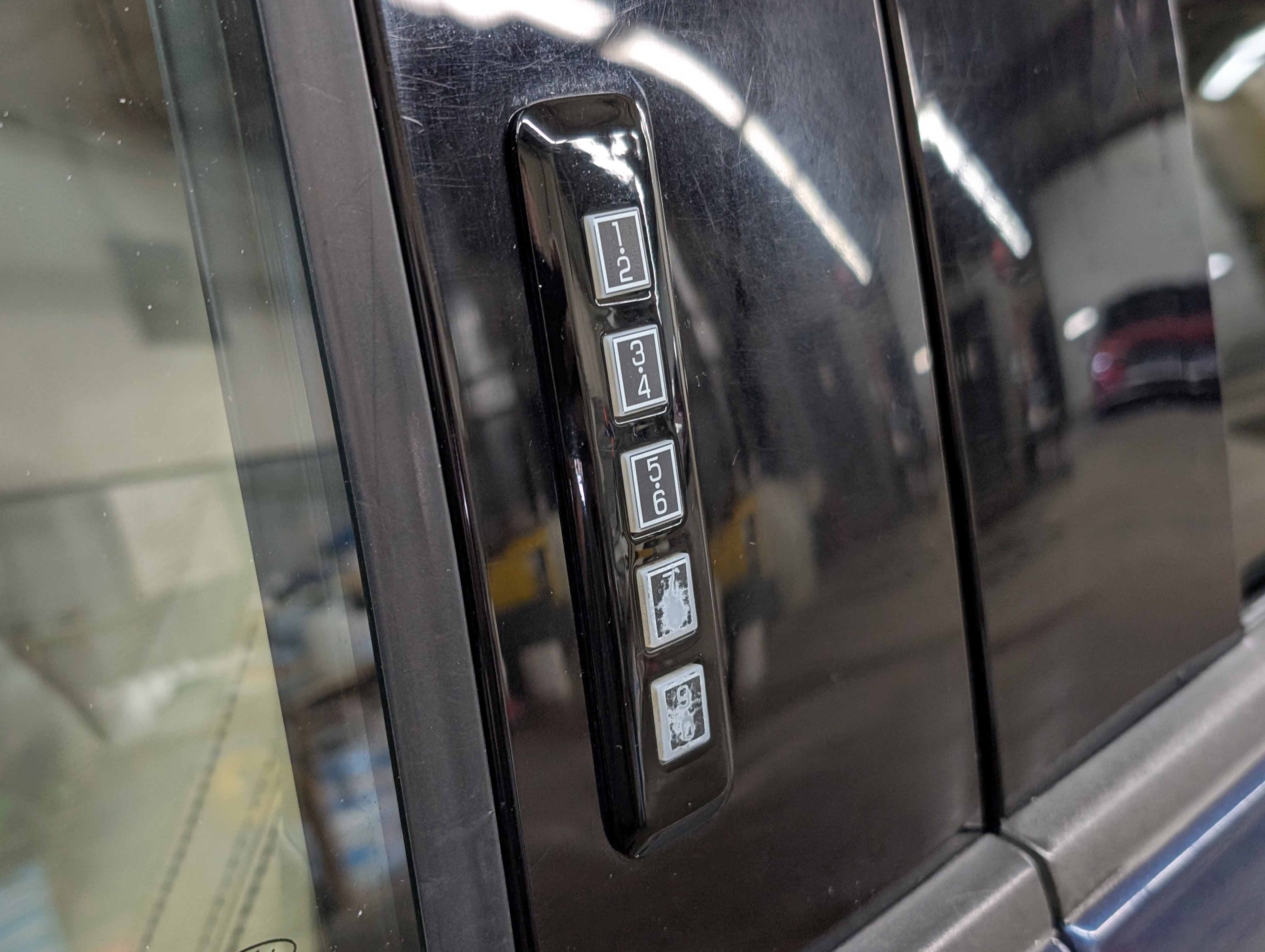 Used 2018 Ford F150 Lariat w/ Equipment Group 502A Luxury image 5