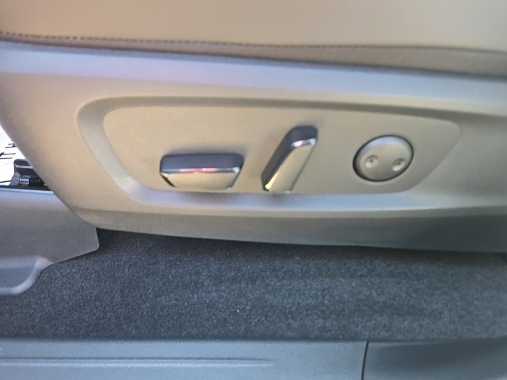 New 2025 Nissan Pathfinder SL image 11