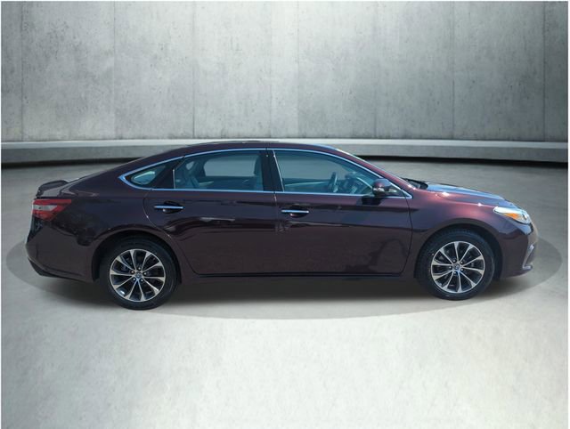 Used 2018 Toyota Avalon XLE Premium w/ Carpet Mat Package image 7