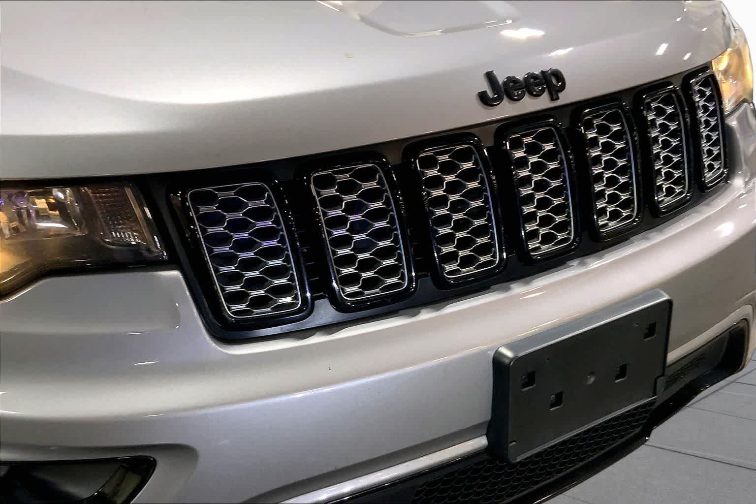 Used 2020 Jeep Grand Cherokee Altitude AWD/4WD image 30