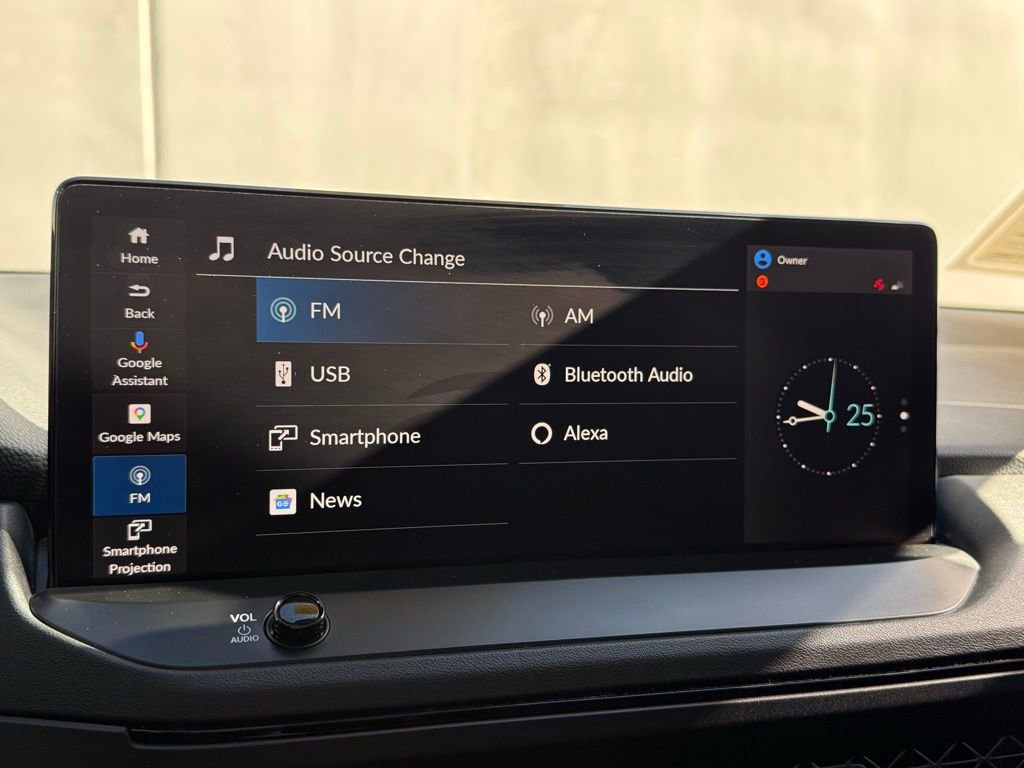 Used 2023 Honda Accord Touring image 18