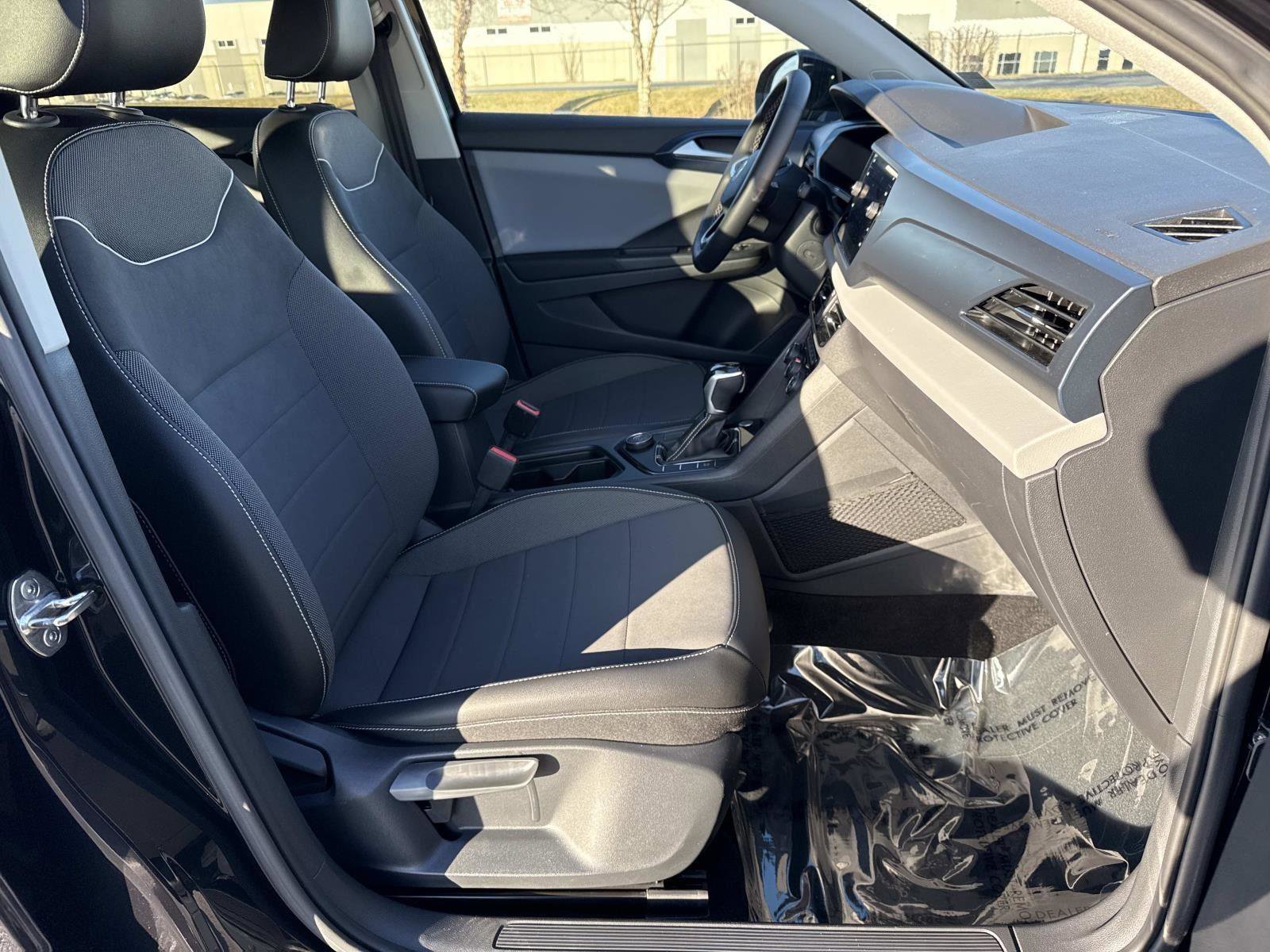 Used 2023 Volkswagen Taos SE image 19