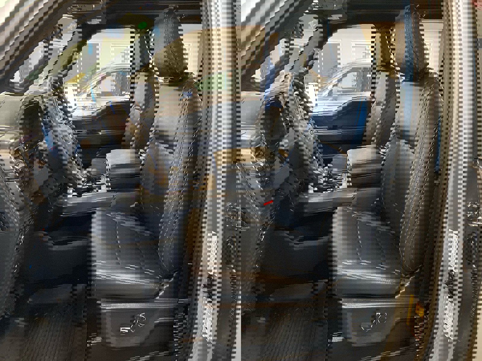 Certified 2025 Ford F150 Lariat w/ Equipment Group 502A High image 18