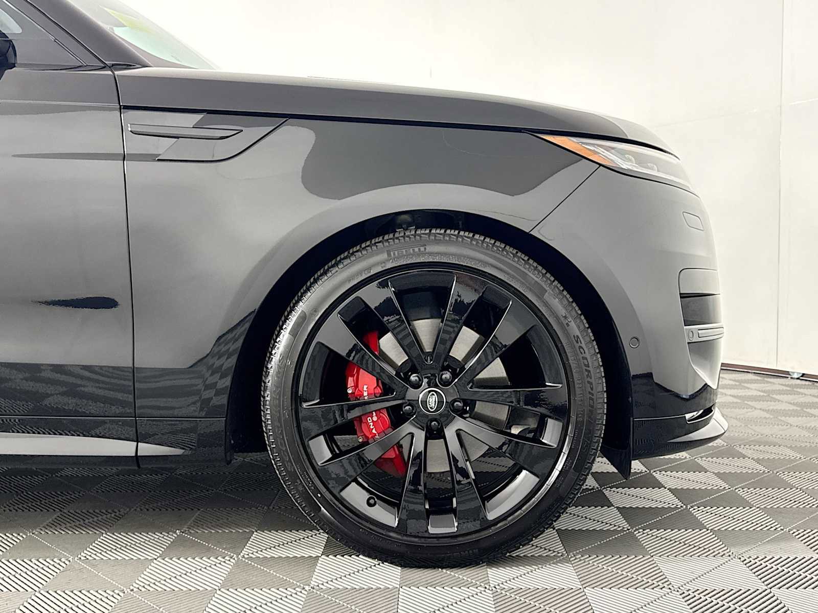 Used 2025 Land Rover Range Rover Sport Dynamic SE image 32