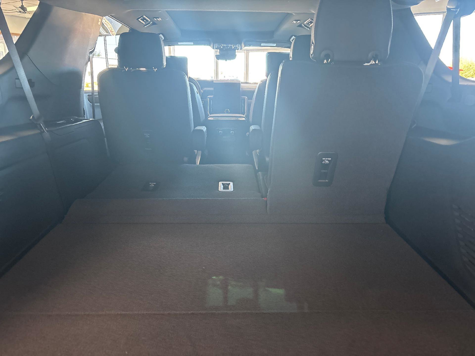New 2026 GMC Yukon XL Elevation w/ Elevation Premium Package image 7