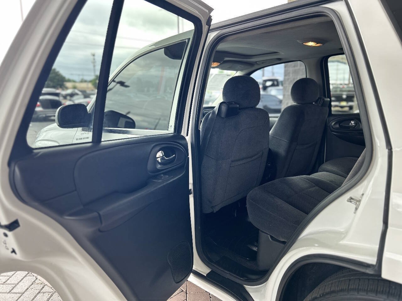 Used 2007 Chevrolet TrailBlazer SS RWD image 47