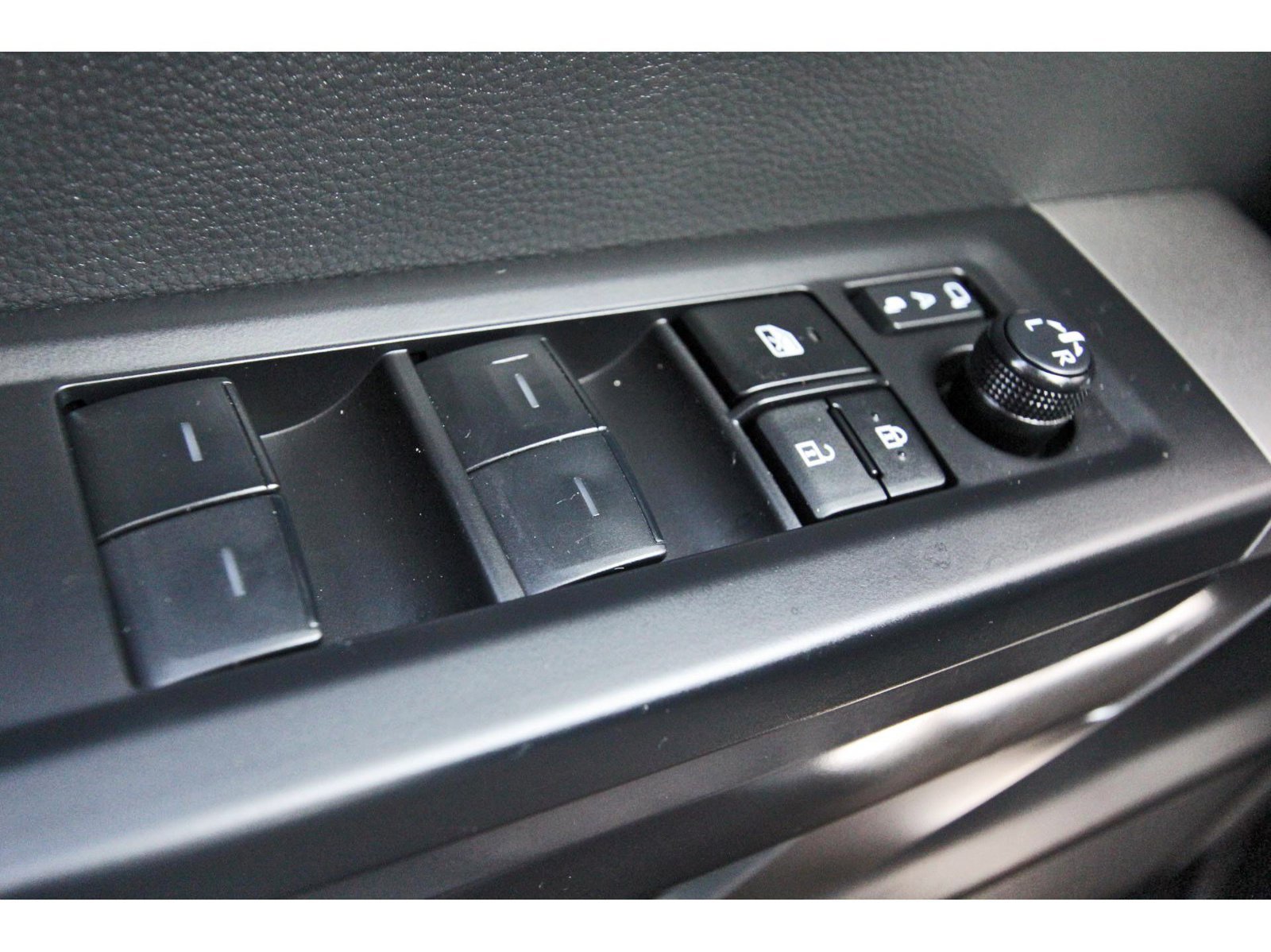 Used 2025 Toyota Sequoia SR5 w/ SR5 Premium Package RWD image 22
