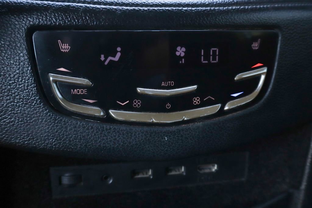 Used 2017 Cadillac Escalade ESV Platinum image 44