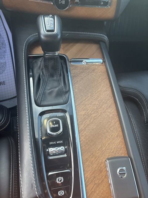 Used 2017 Volvo XC90 T6 Inscription w/ Vision Package image 16