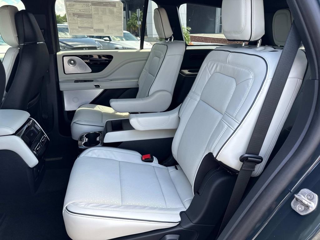 New 2025 Lincoln Aviator Black Label image 14