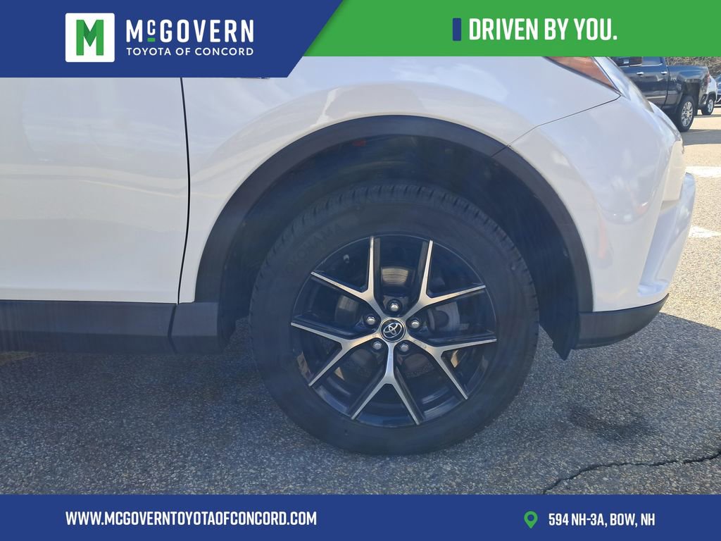 Used 2018 Toyota RAV4 SE AWD/4WD image 10