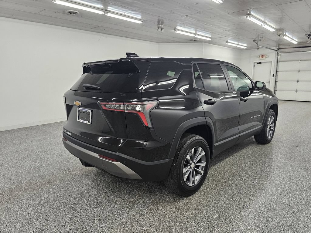Used 2026 Chevrolet Equinox LT FWD image 4