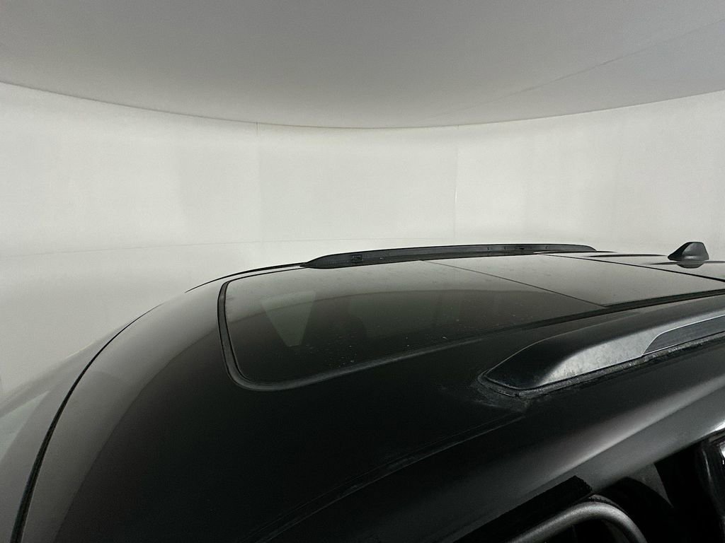 Certified 2025 Jeep Grand Cherokee Limited w/ Luxury Tech Group II image 34