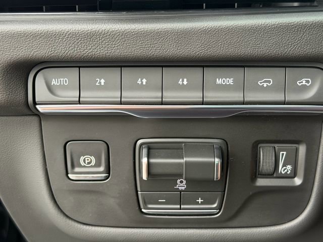 Used 2025 Cadillac Escalade ESV Premium Luxury w/ Touring Package AWD/4WD image 27