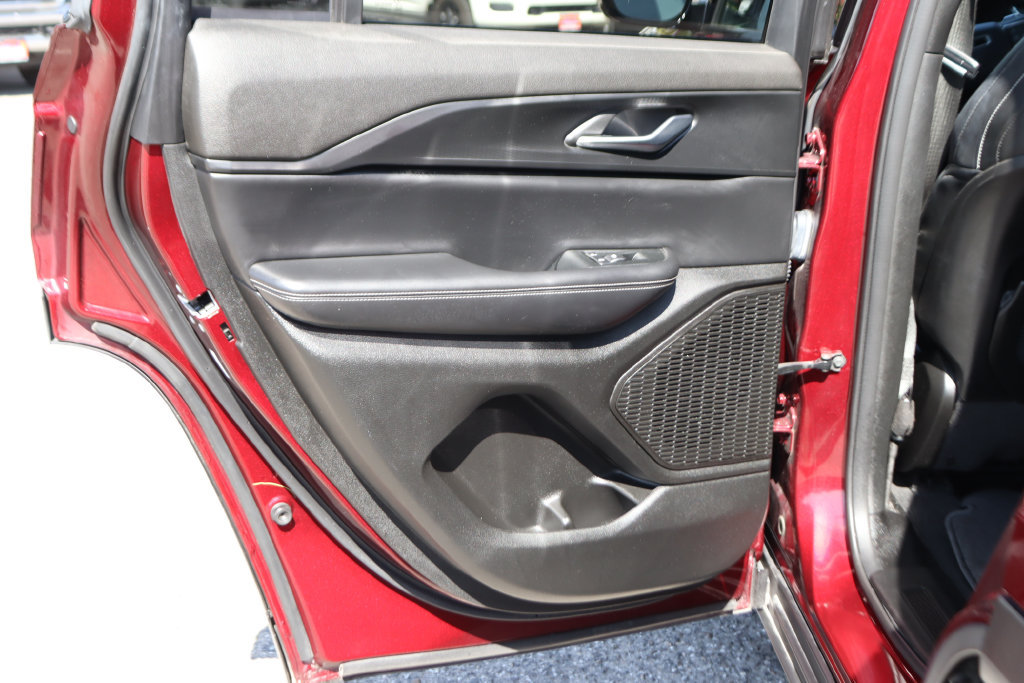Used 2024 Jeep Grand Cherokee Altitude RWD image 35