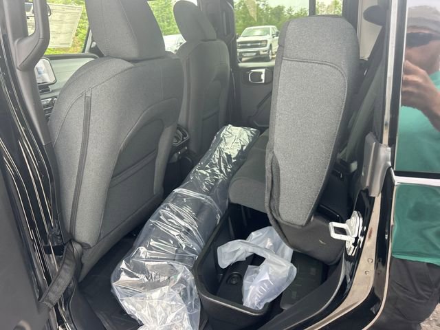 New 2025 Jeep Gladiator Sport image 33