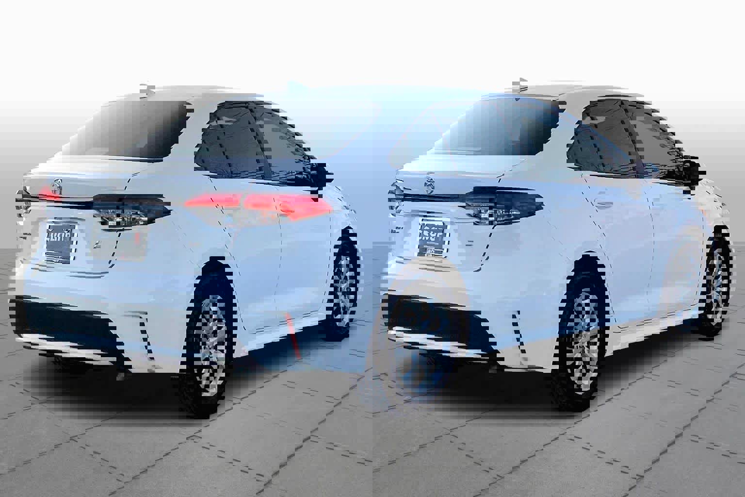 Used 2022 Toyota Corolla LE image 12