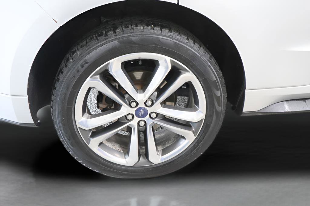 Used 2017 Ford Edge Sport w/ Technology Package AWD/4WD image 34