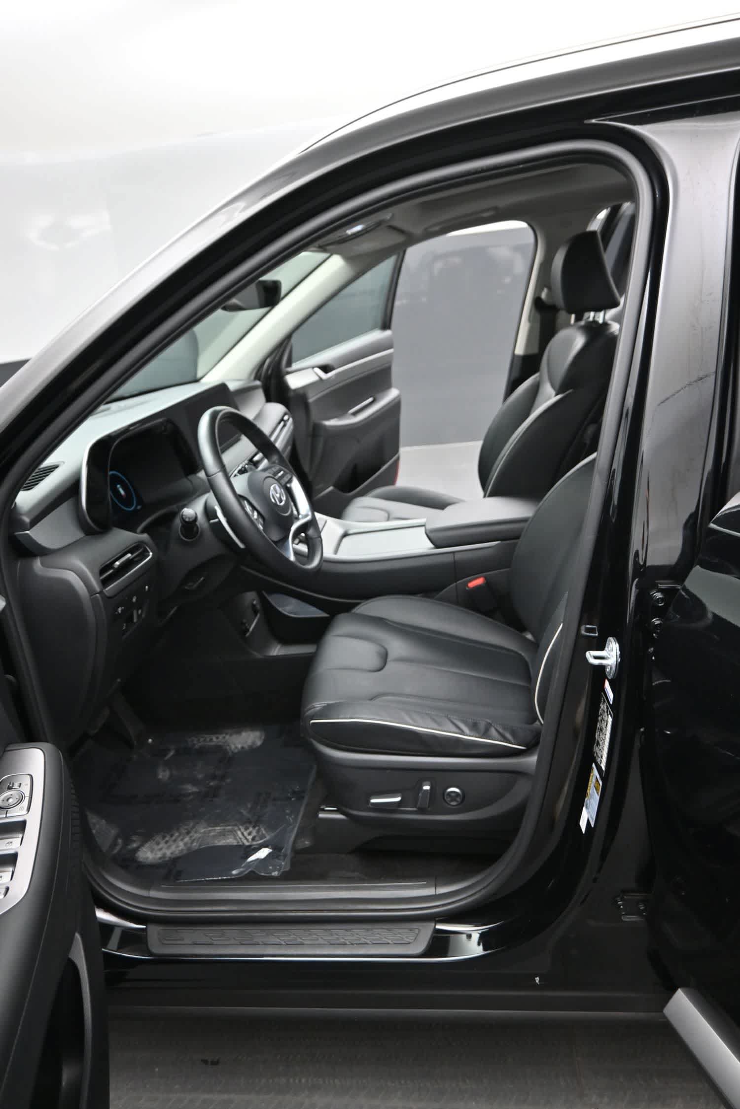 Used 2023 Hyundai Palisade SEL w/ Cargo Package AWD/4WD image 16