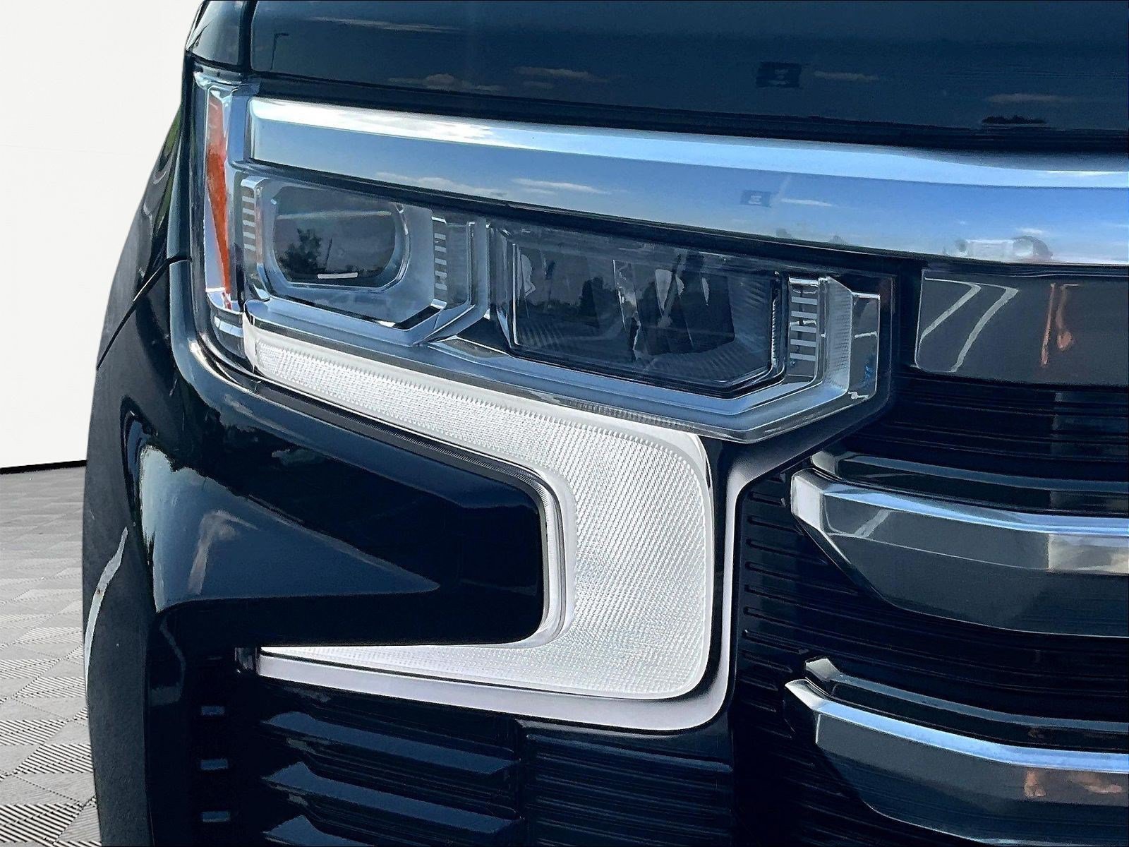 New 2026 Chevrolet Silverado 1500 High Country w/ High Country Premium Package AWD/4WD image 8