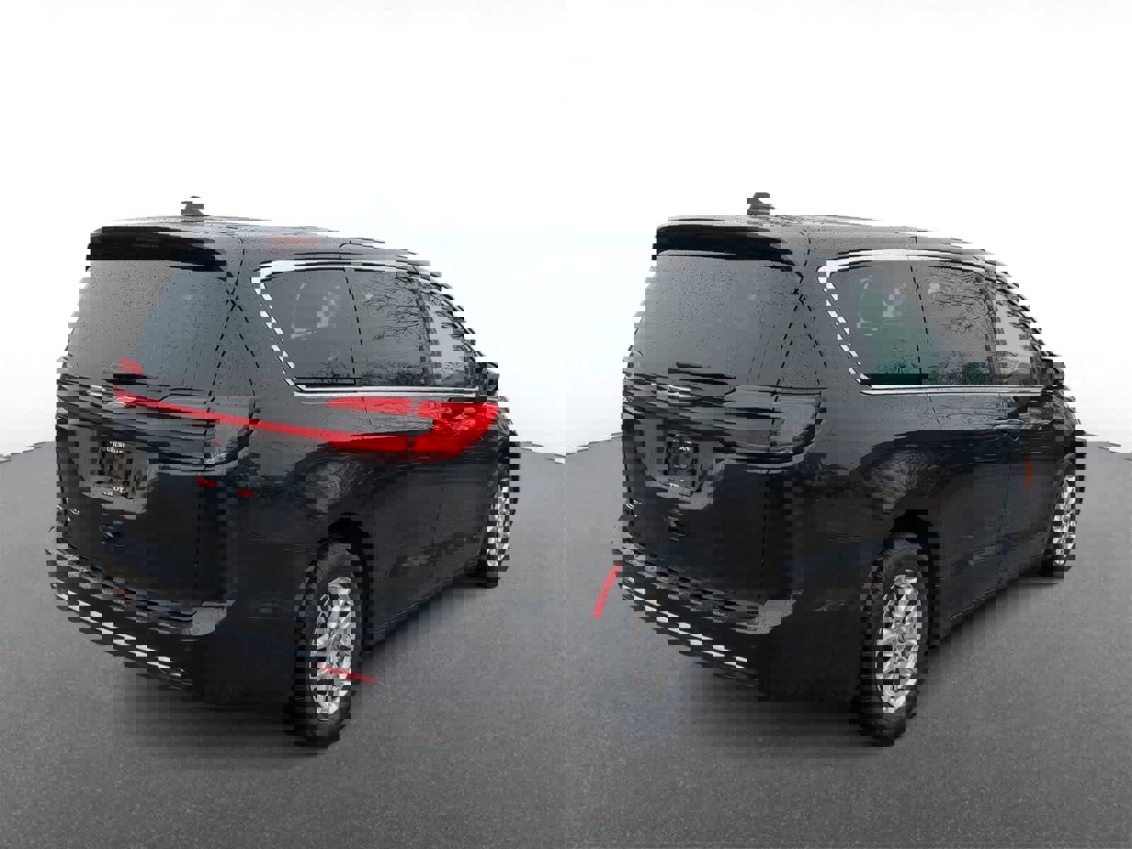 Used 2023 Chrysler Pacifica Touring-L image 8