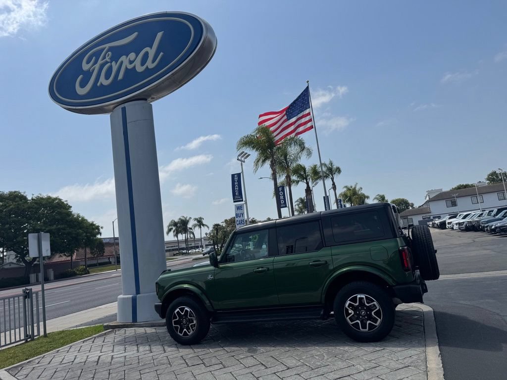 Used 2025 Ford Bronco Outer Banks AWD/4WD image 19