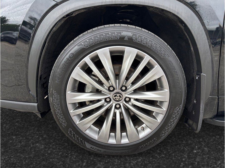 Used 2023 Toyota Highlander Platinum image 13