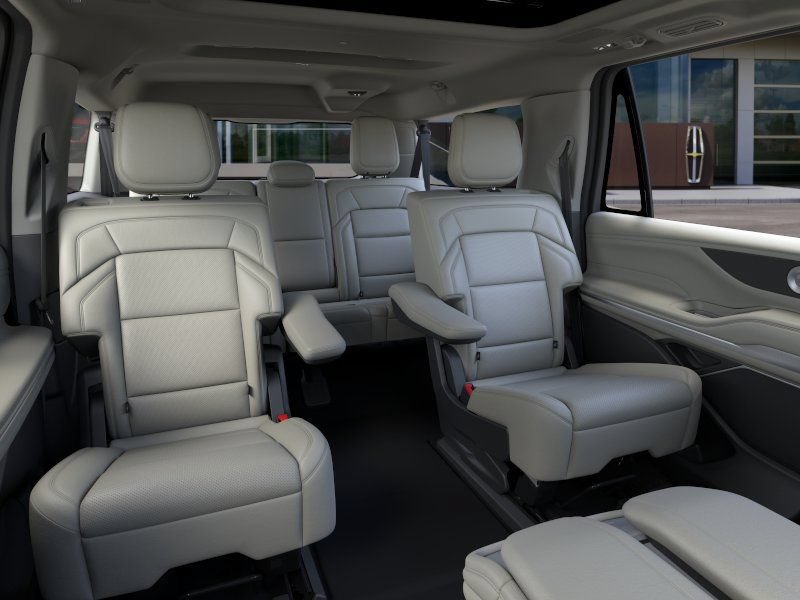 New 2026 Lincoln Navigator L Reserve AWD/4WD image 11