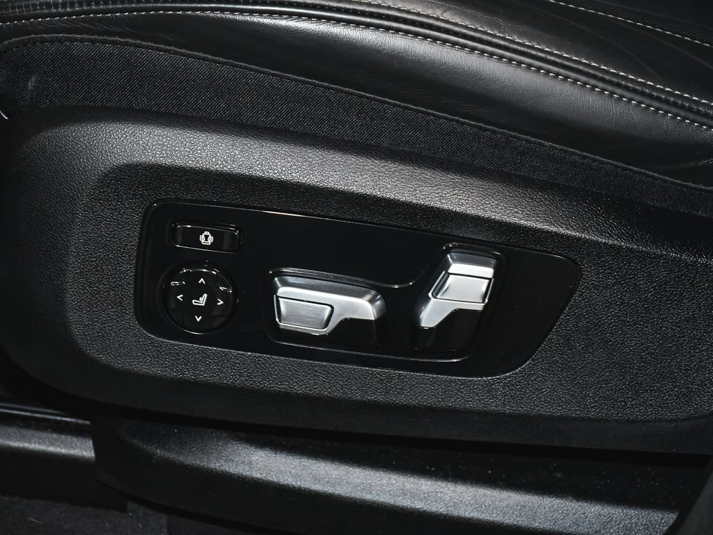 Used 2021 BMW X7 M50i w/ Dynamic Handling Package AWD/4WD image 57