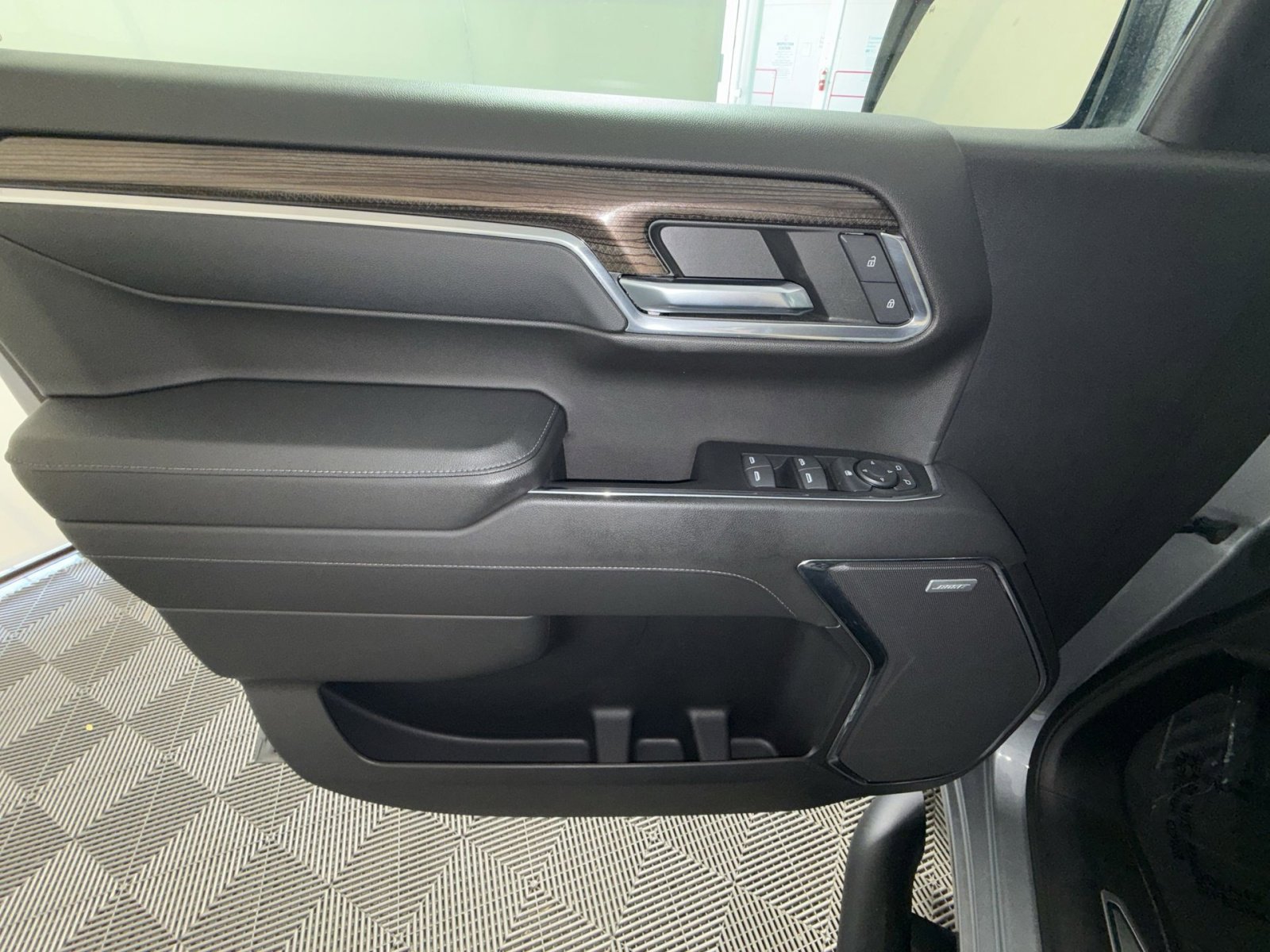 Used 2023 Chevrolet Silverado 1500 LT Trail Boss w/ LT Trail Boss Premium Package AWD/4WD image 15