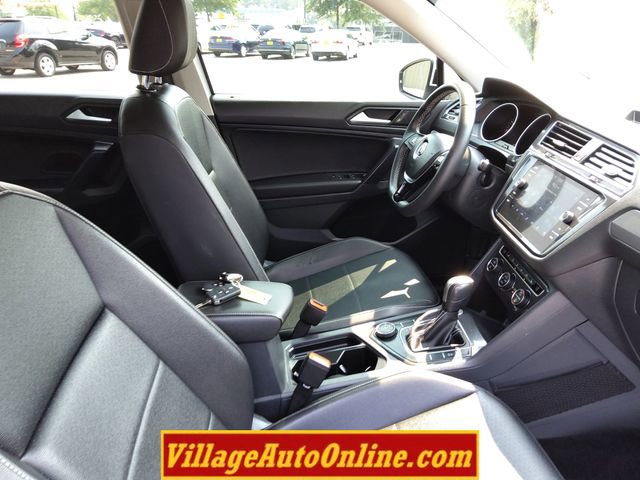 Used 2021 Volkswagen Tiguan SE image 33