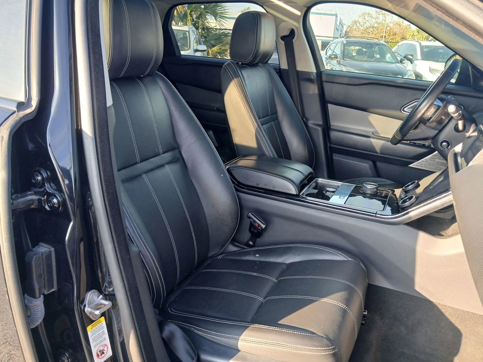 Used 2018 Land Rover Range Rover Velar S image 18