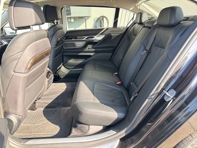Used 2019 BMW 740i xDrive w/ Executive Package image 21