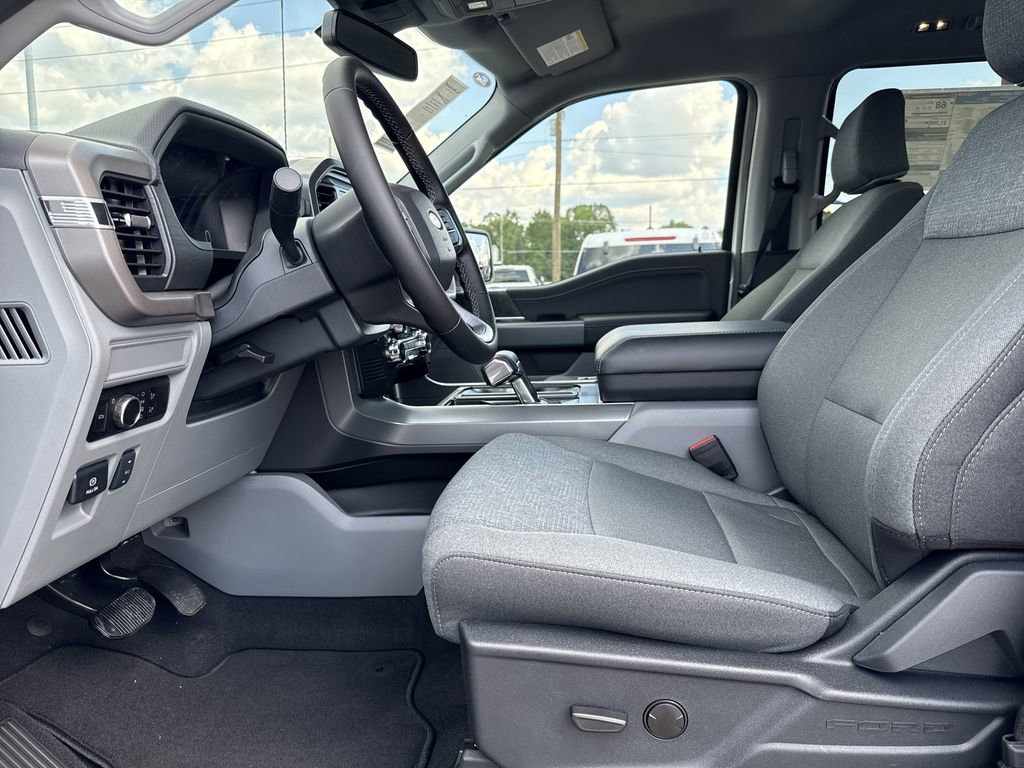 New 2025 Ford F150 Lightning XLT image 12