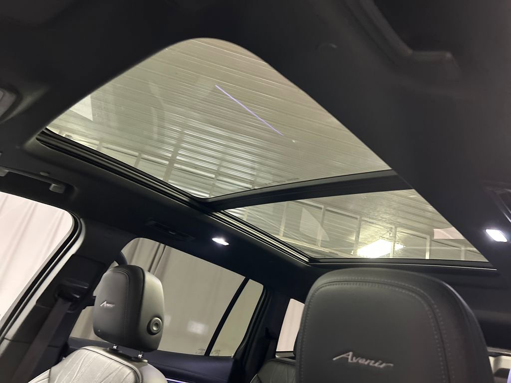 Used 2025 Buick Enclave Avenir w/ Super Cruise Package image 23