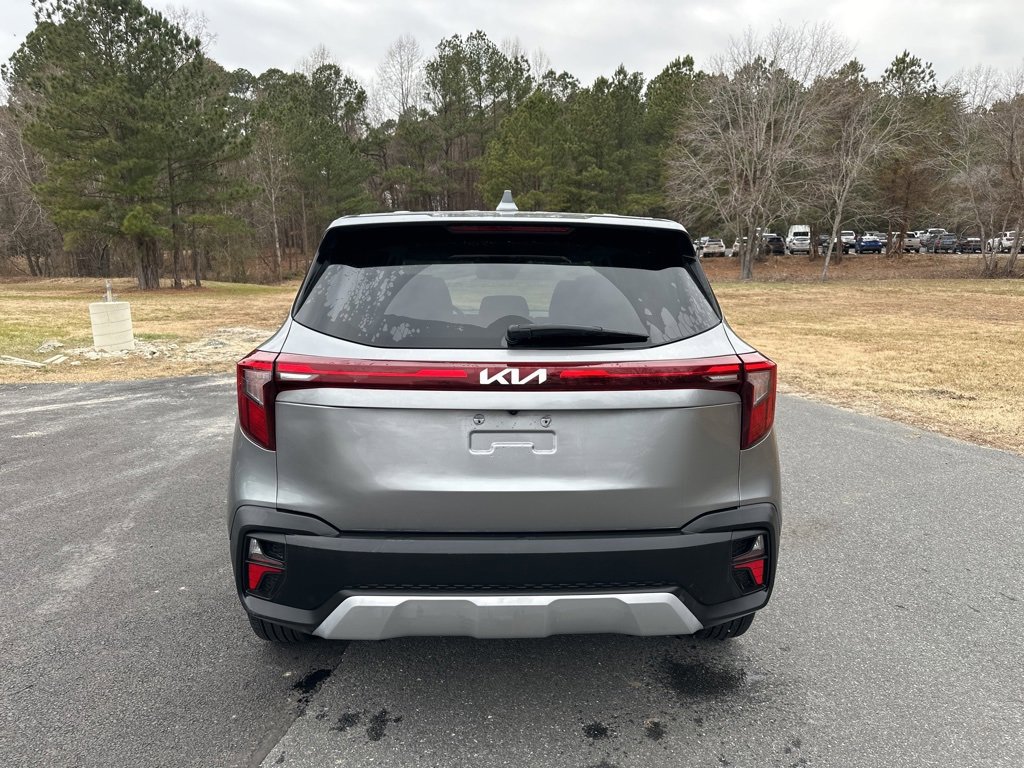 Certified 2024 Kia Seltos LX image 6