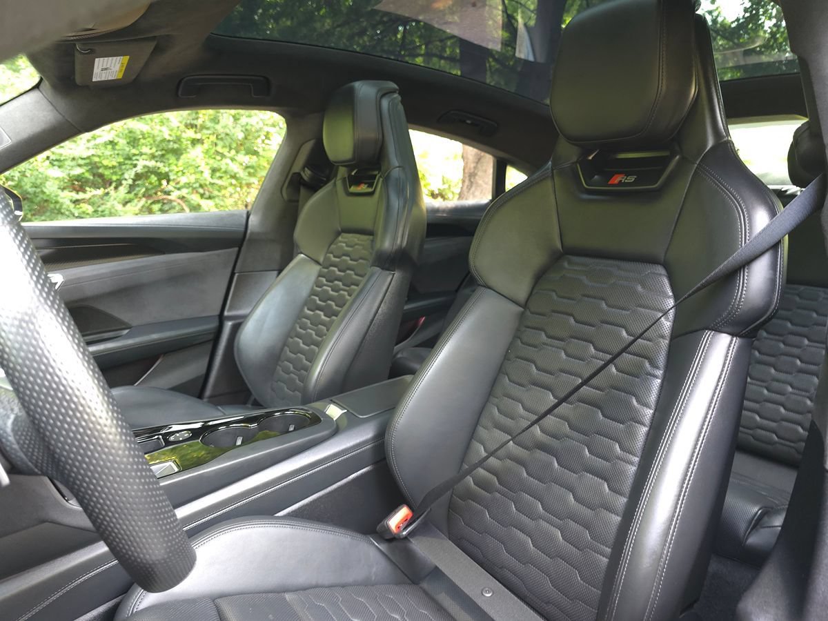 Used 2022 Audi RS e-tron GT w/ Carbon Performance Package AWD/4WD image 12
