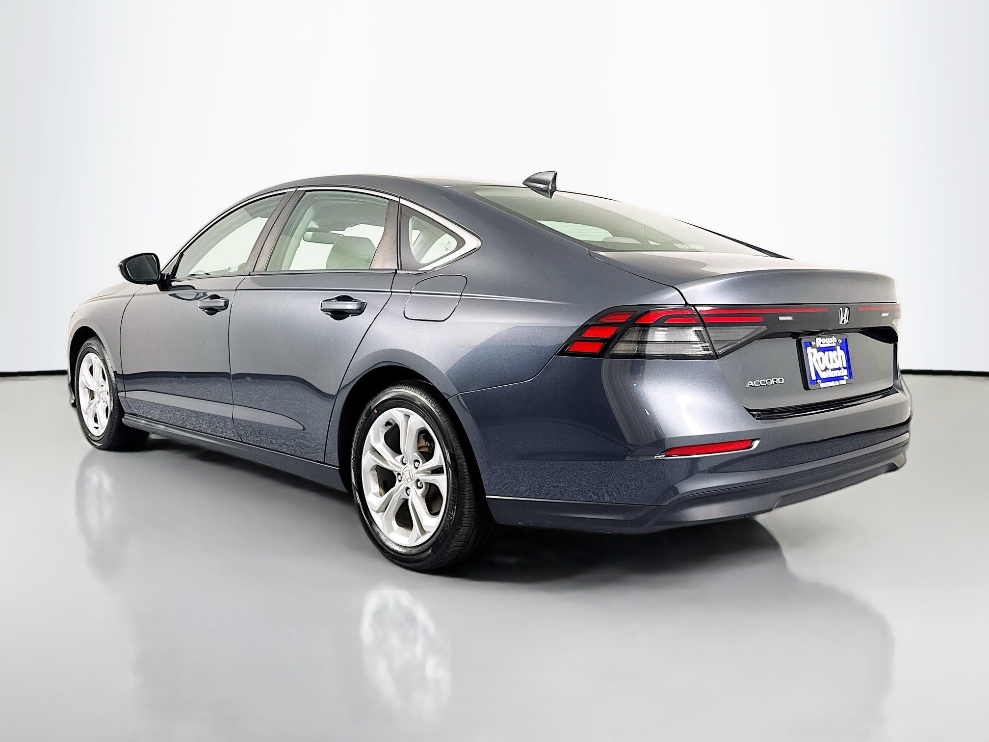 Certified 2023 Honda Accord LX image 7