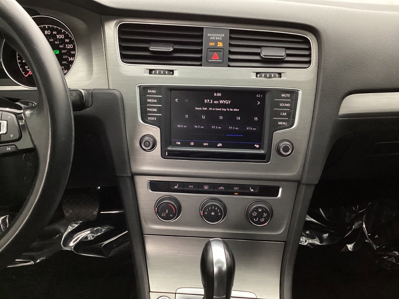 Used 2017 Volkswagen Golf Wolfsburg Edition image 28
