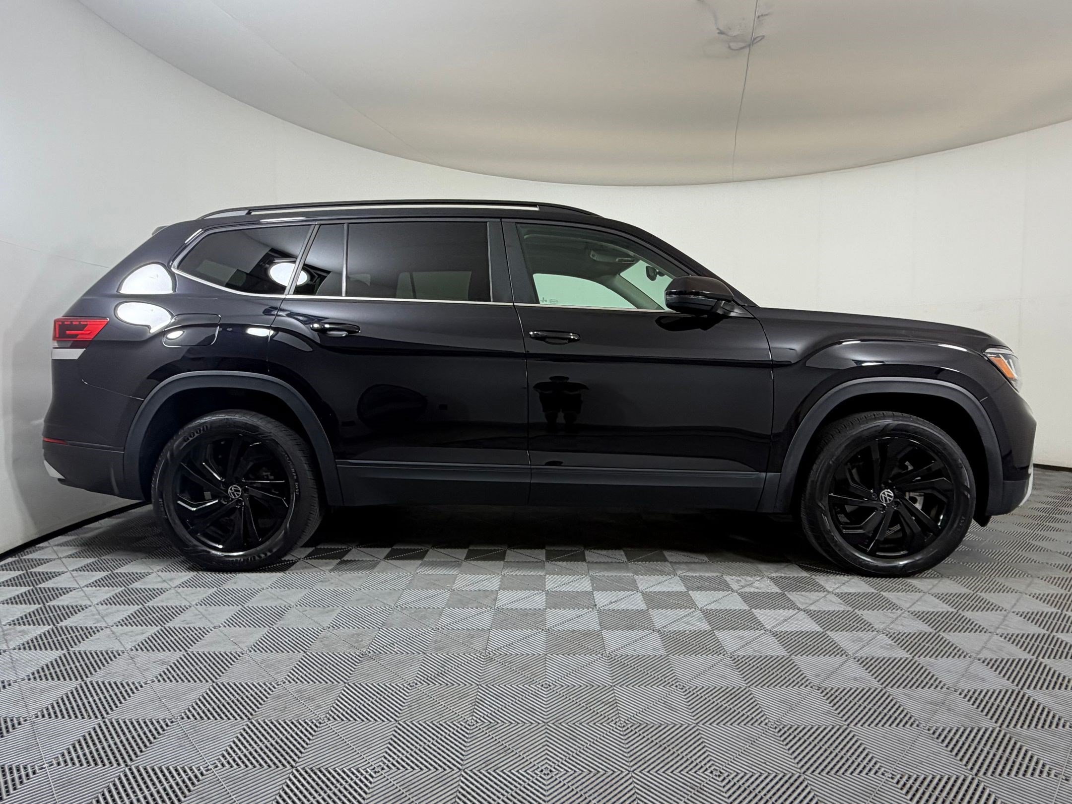 Used 2022 Volkswagen Atlas SE AWD/4WD image 8