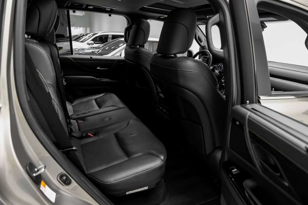 Used 2022 Lexus LX 600 4WD w/ Luxury Package image 41