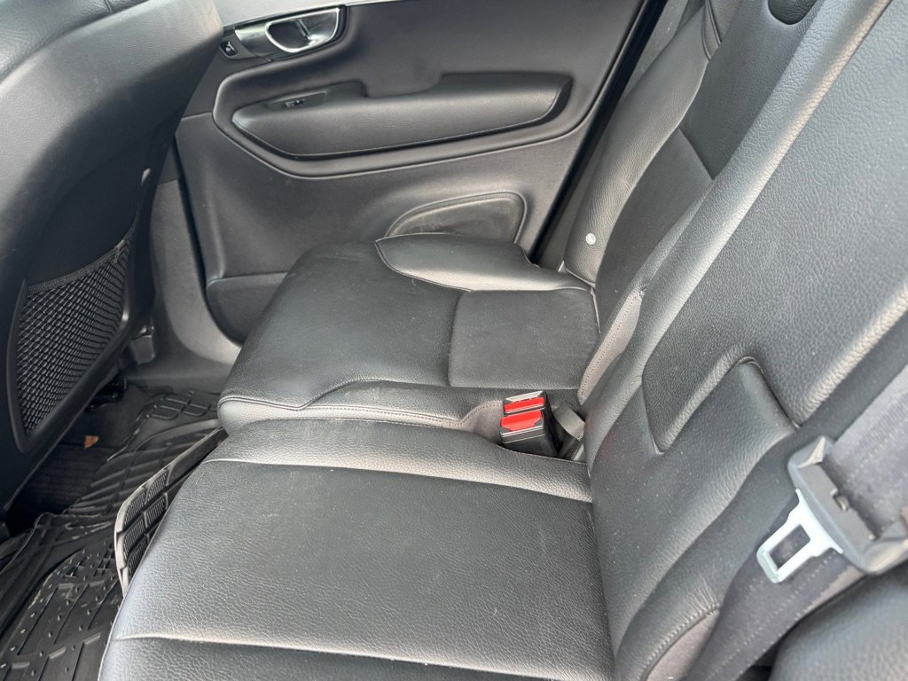 Used 2016 Volvo XC90 T6 Momentum image 20