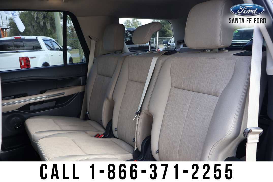 Used 2024 Ford Expedition XLT image 18