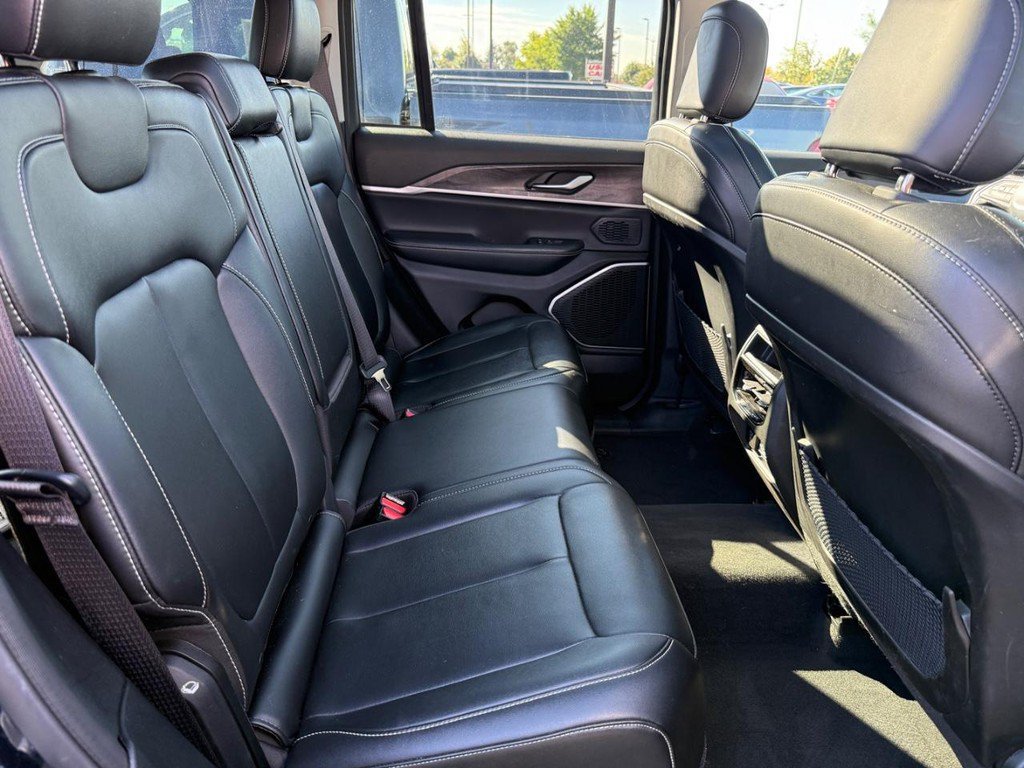 Used 2023 Jeep Grand Cherokee 4WD 4xe image 7