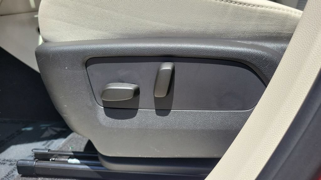 Used 2022 Buick Envision Preferred FWD image 16