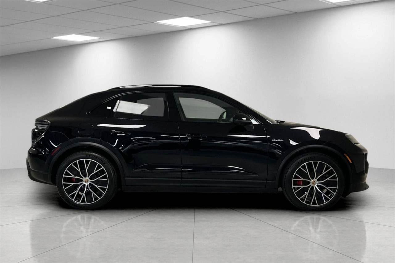 New 2025 Porsche Macan 4S Electric image 76