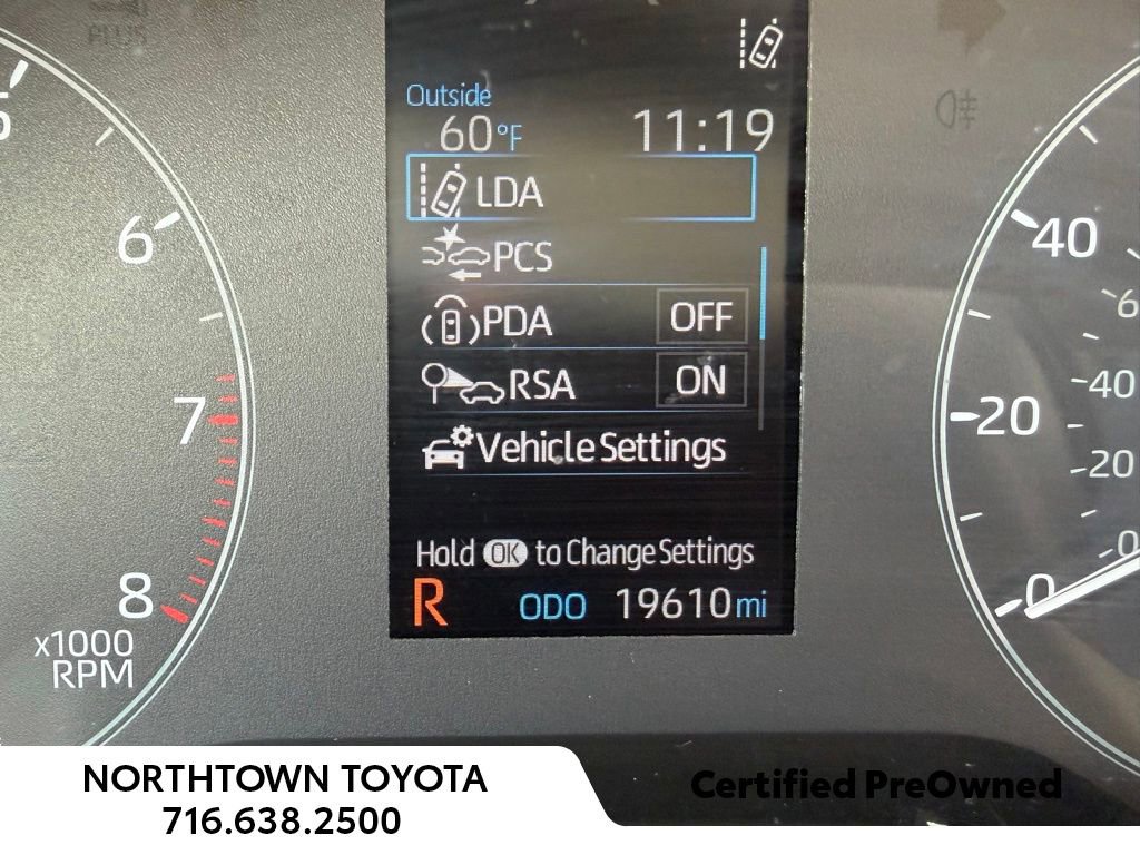 Used 2025 Toyota Corolla LE image 22