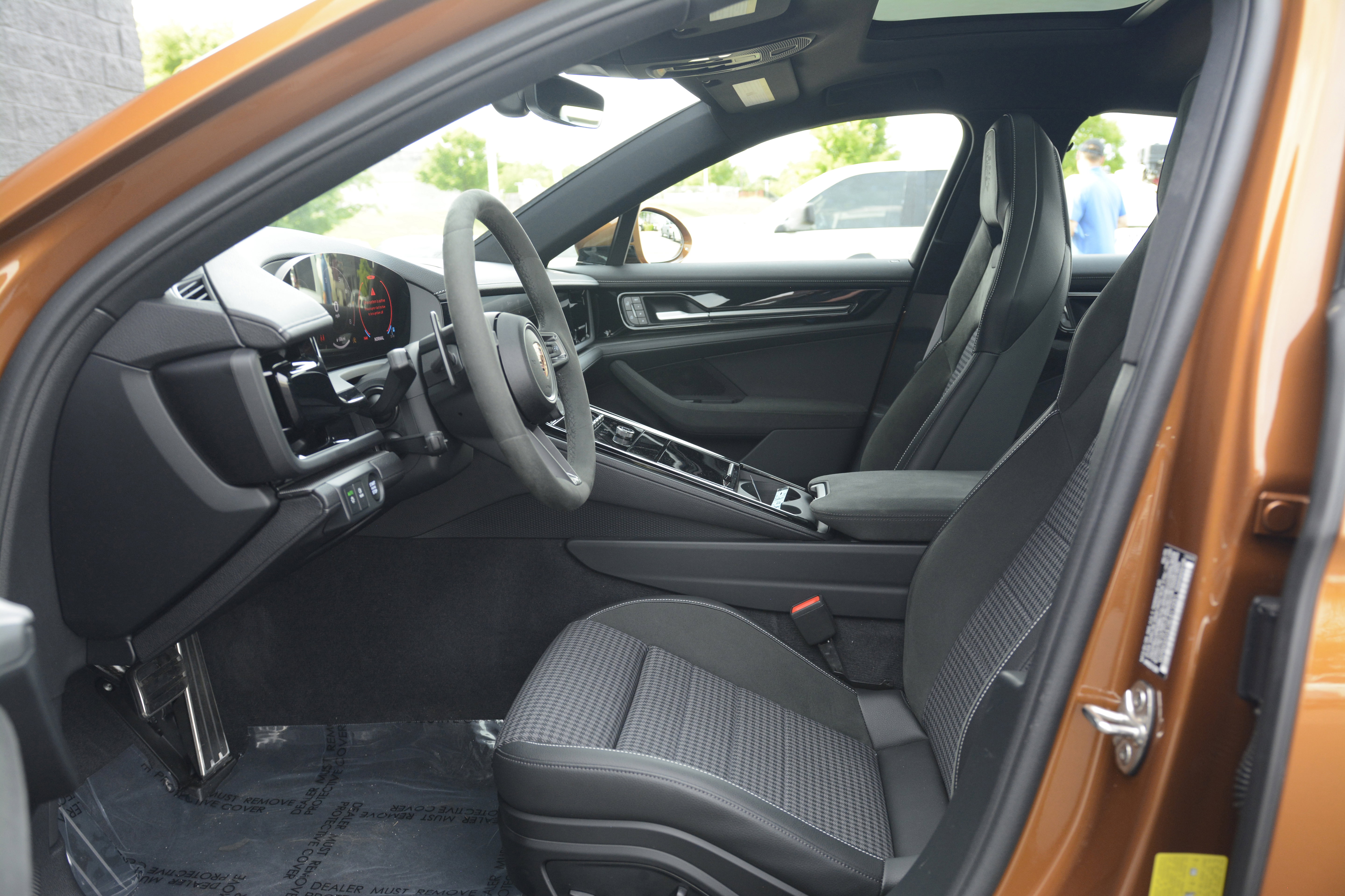 Certified 2025 Porsche Panamera 4 AWD/4WD image 15