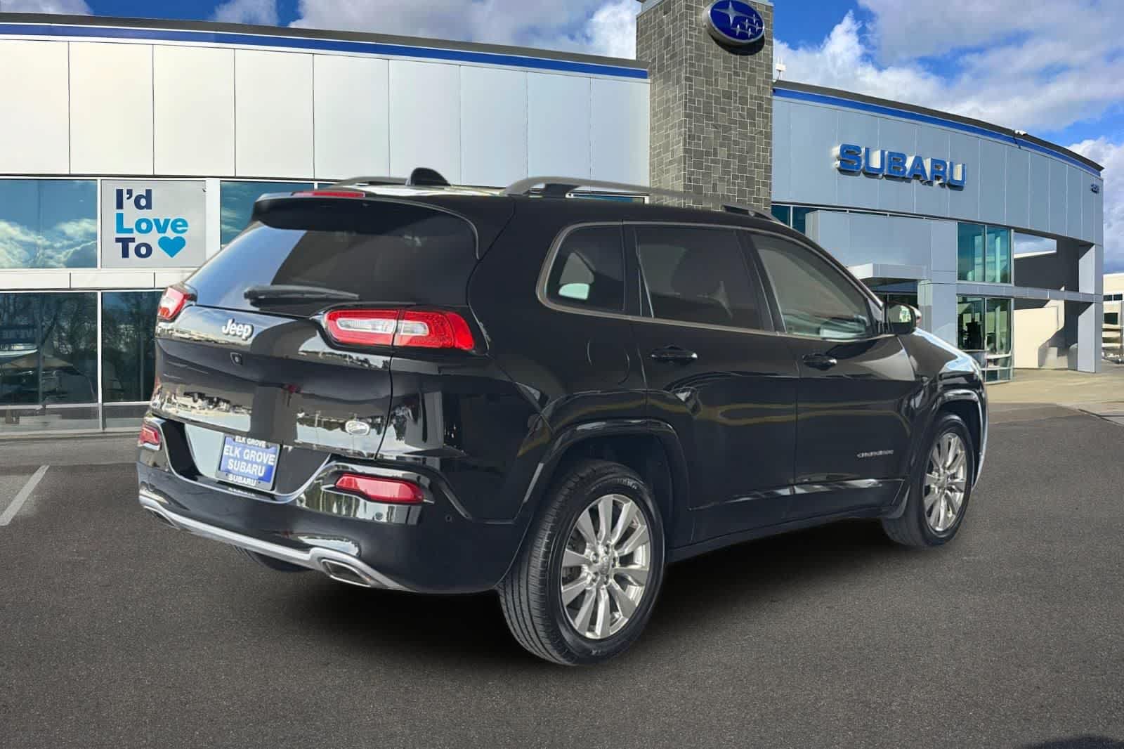 Used 2017 Jeep Cherokee Overland w/ Technology Group FWD video 2
