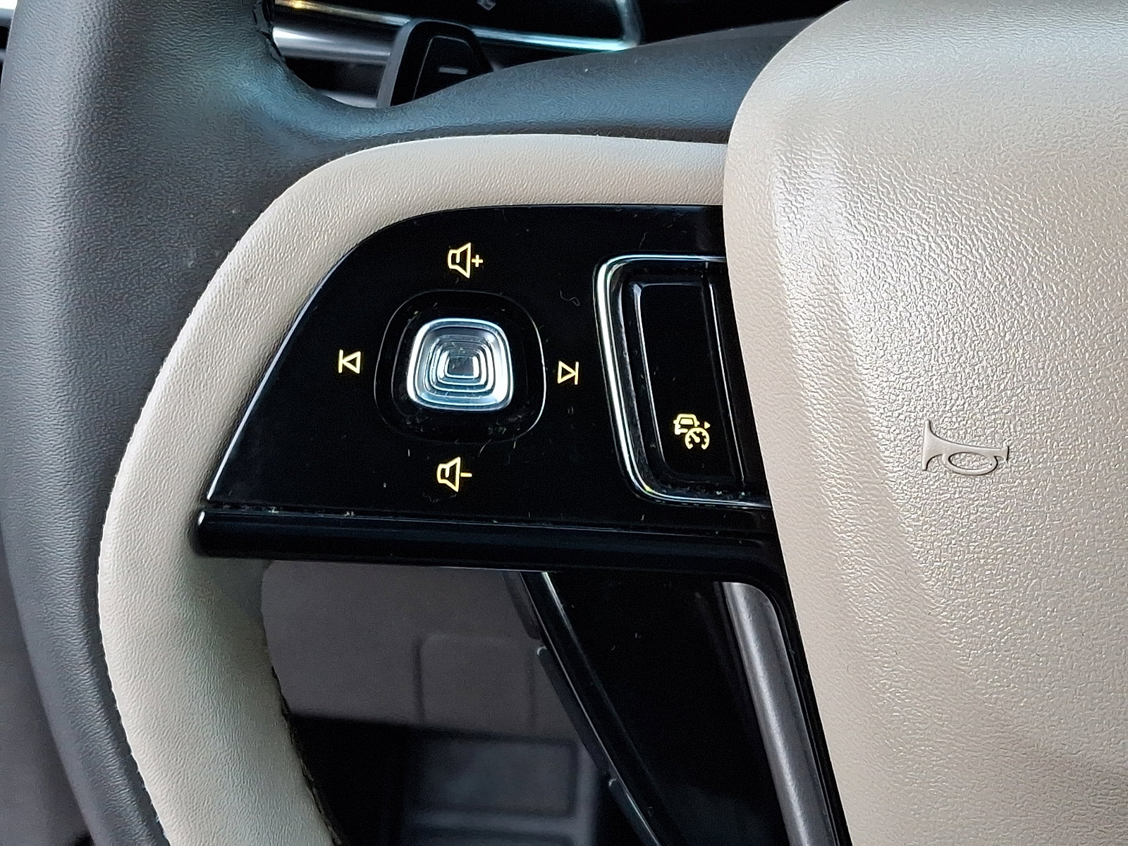 Certified 2022 Lincoln Corsair AWD w/ Equipment Group 101A image 23